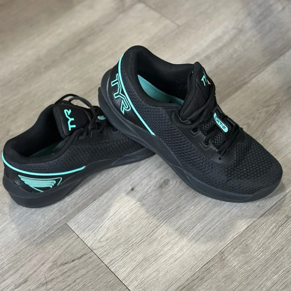 TYR Men's Black Athletic Shoes with Teal Trim
